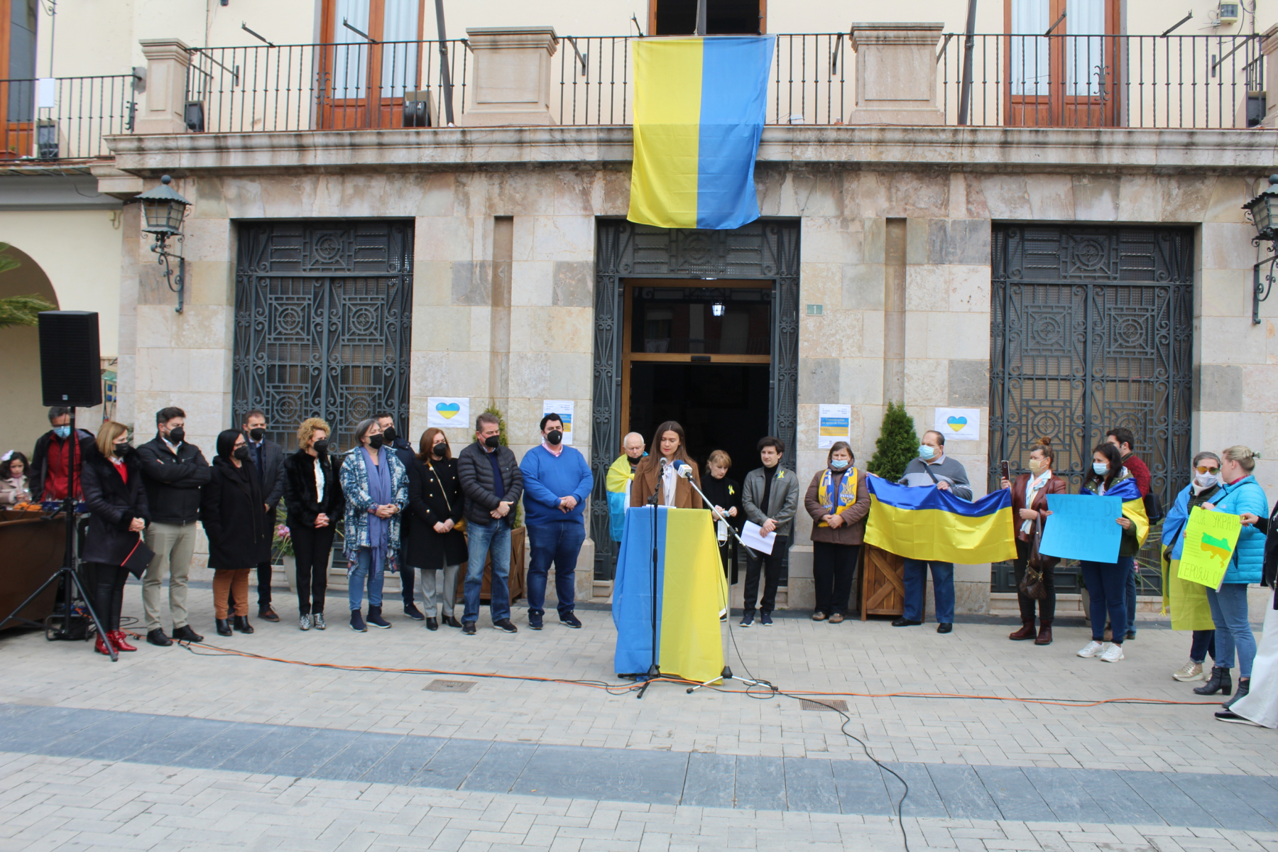 NULES DONA SUPORT AL POBLE UCRAÏNÈS