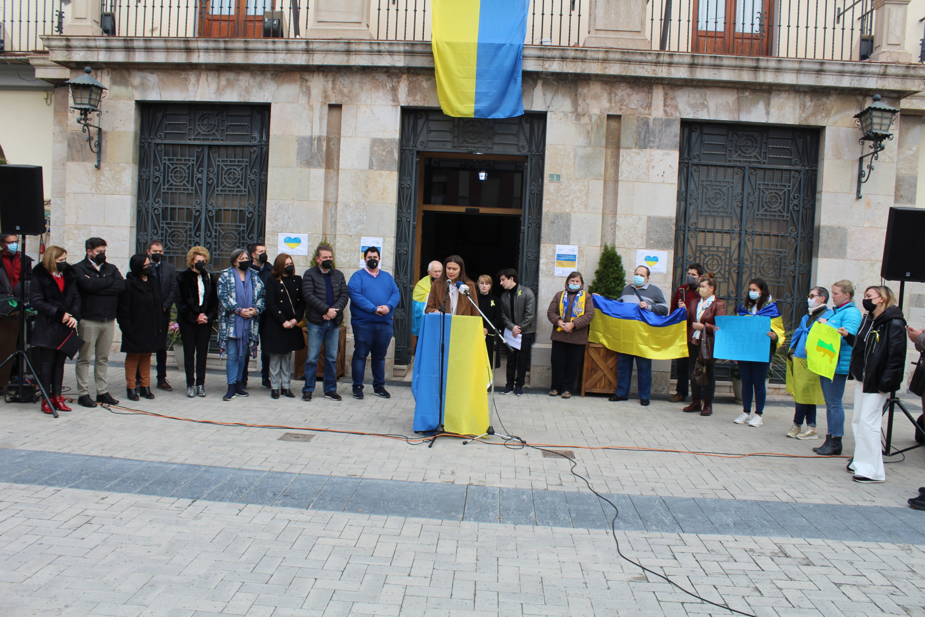 NULES DONA SUPORT AL POBLE UCRAÏNÈS