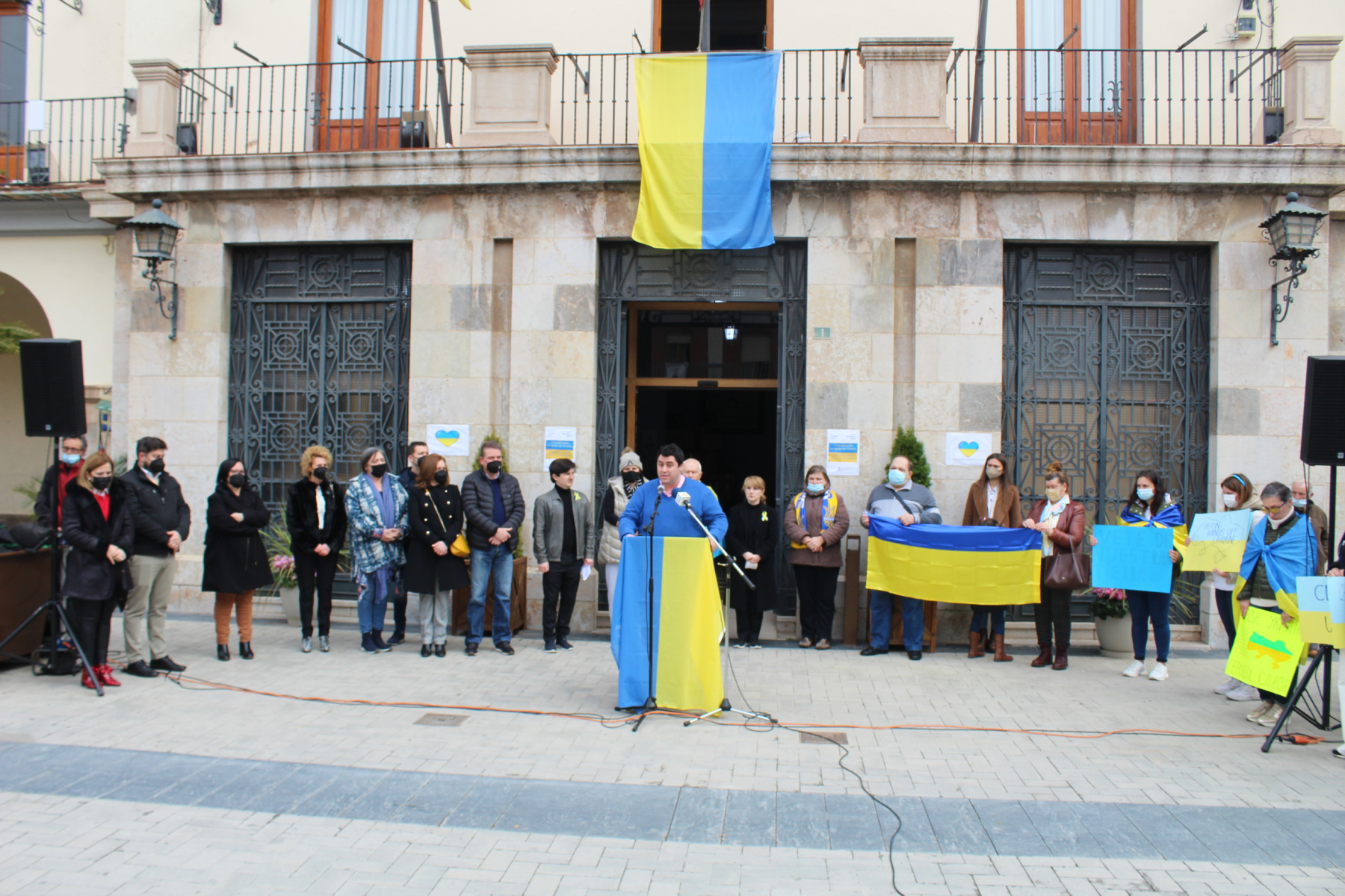 NULES DONA SUPORT AL POBLE UCRAÏNÈS