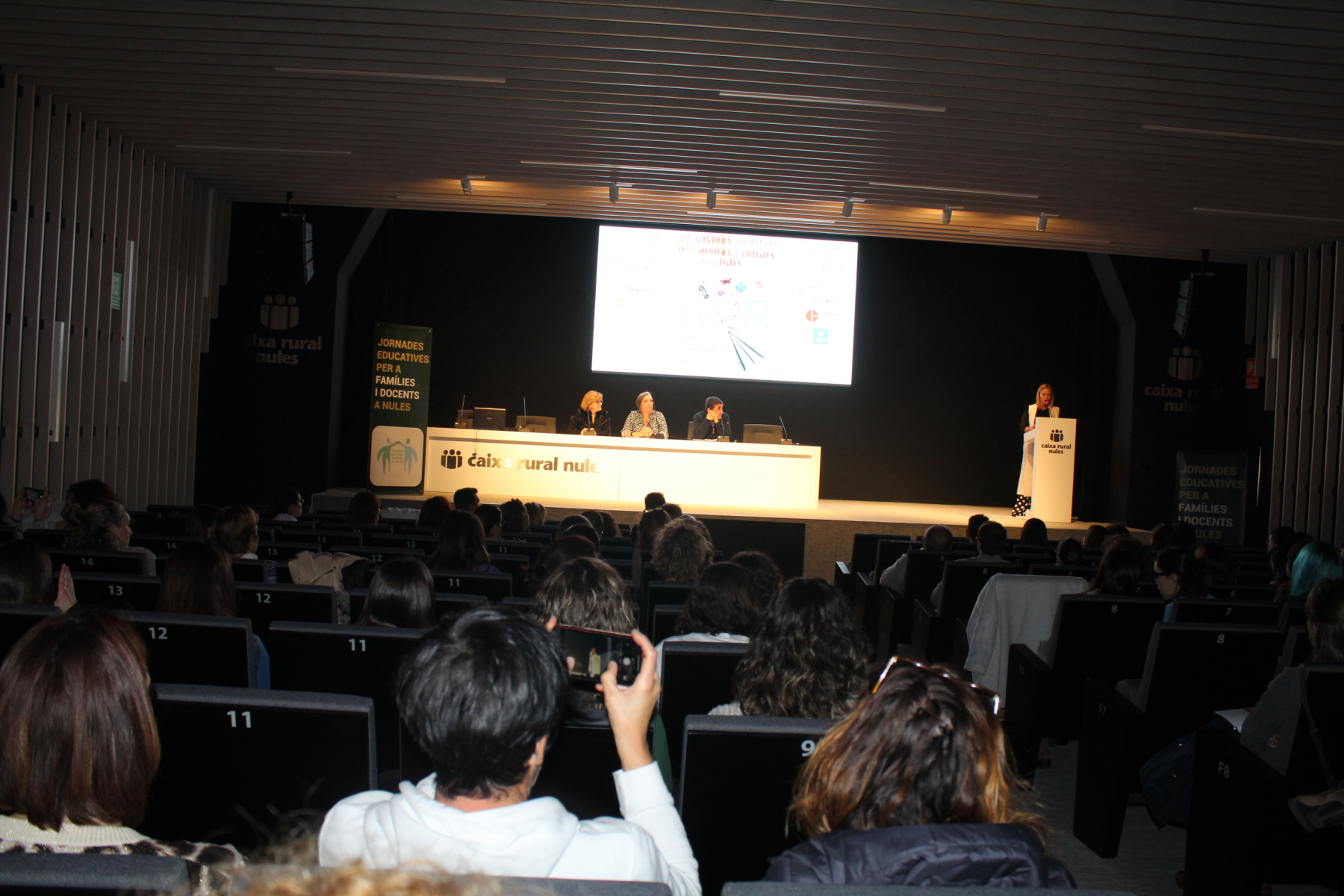 VI JORNADES EDUCATIVES PER A FAMÍLIES I DOCENTS