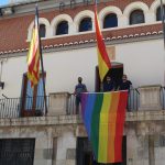 NULES CUELGA LA BANDERA LGTBI+ EN EL BALCÓN DEL AYUNTAMIENTO EN EL DÍA INTERNACIONAL DEL ORGULLO