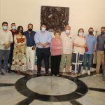 NULES ATORGA UNA MEDALLA COMMEMORATIVA DEL 25 ANIVERSARI DEL MUSEU DE MEDALLÍSTICA ENRIQUE GINER A LA FILLA DE L’ESCULTOR