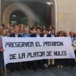 Los propietarios de las viviendas de primera línea de la Playa de Nules presentan a costas las solicitudes para la declaración como Bien de Interés Público