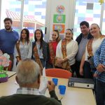 La Reina de la Vila y las damas visitan el Centro Respira y Alzheimer