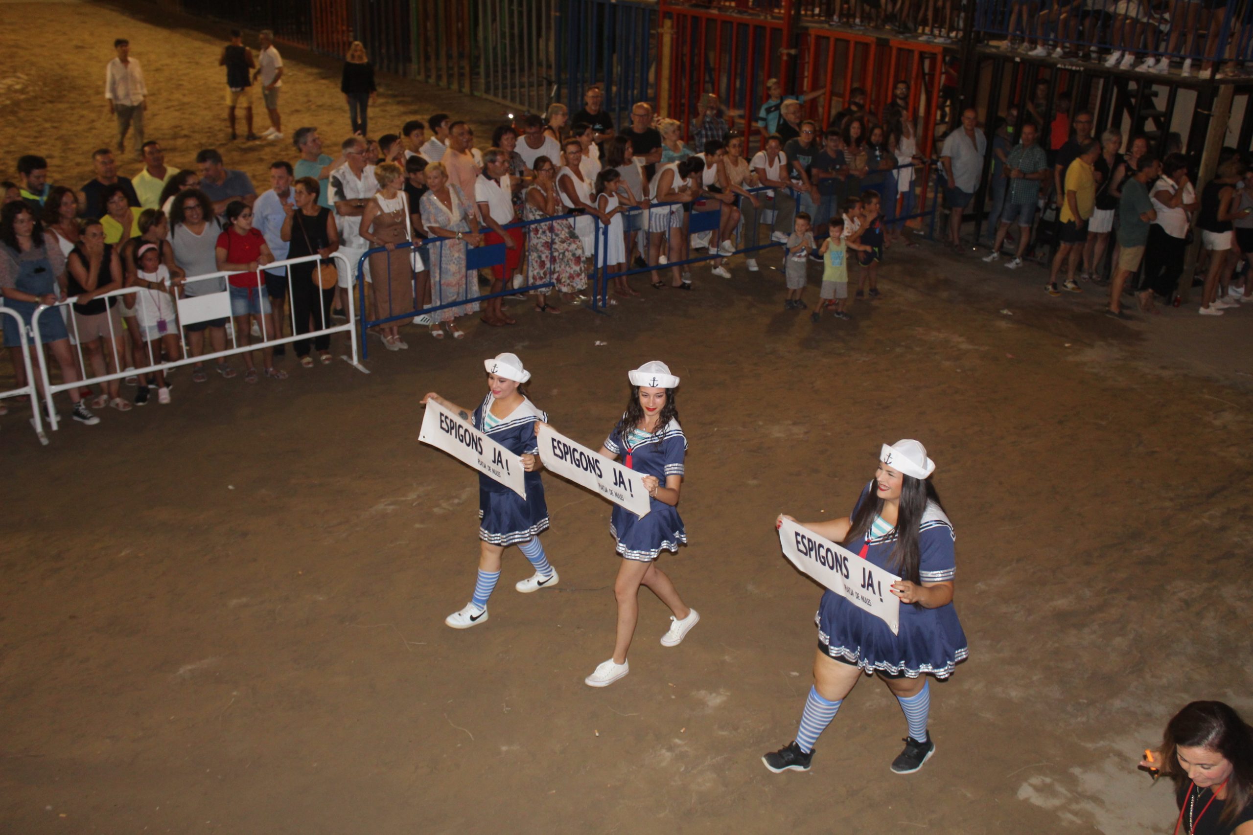 REINA DE LA VILA I DAMES