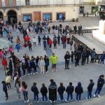 LOS ESCOLARES DE NULES INAUGURAN LAS VI JORNADAS EDUCATIVAS CON DANZAS Y MÚSICA