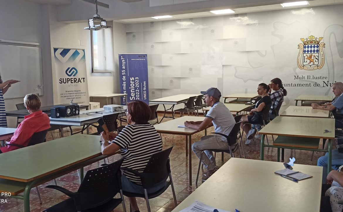 foto charla antena cameral
