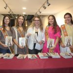 LA REINA DE LA VILA I LES DAMES REPARTEIXEN EL PROGRAMA DE FESTES AL VEÏNAT DE NULES