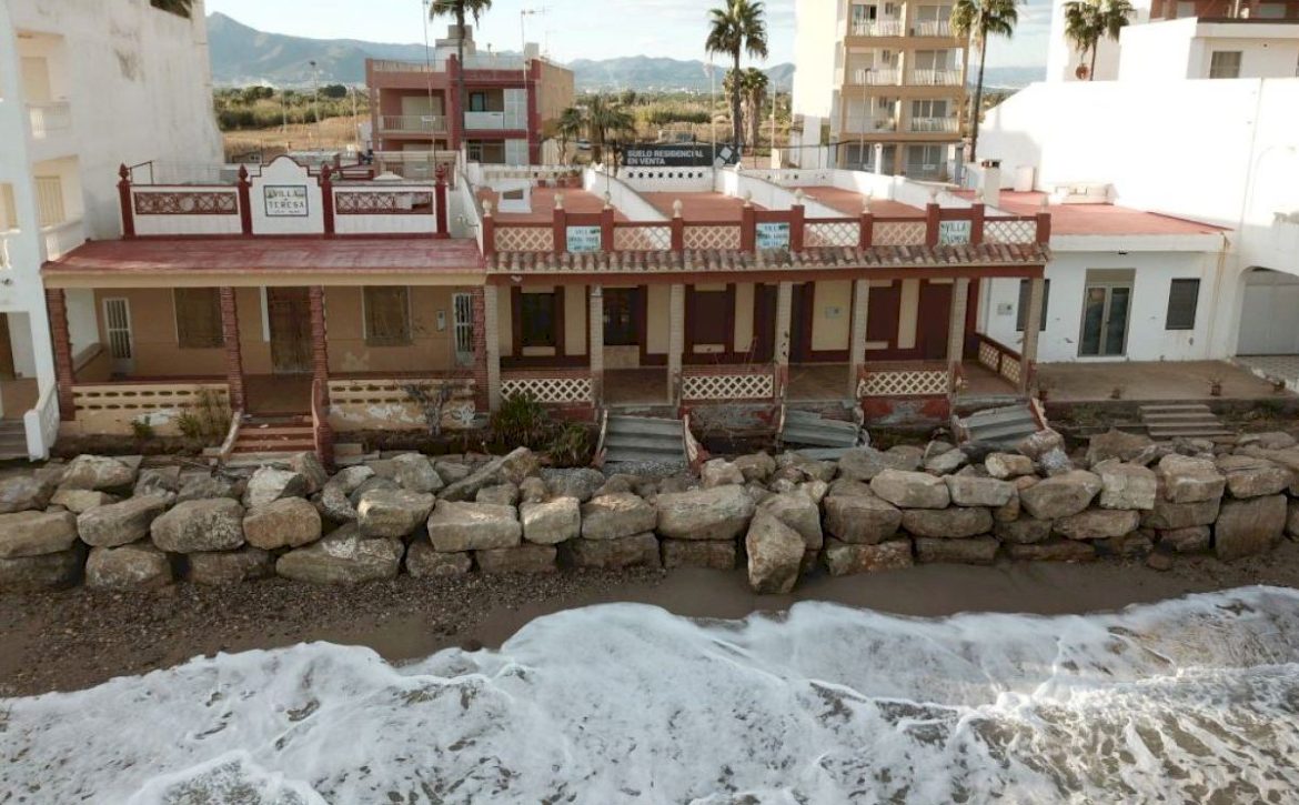 muro-playa-de-nules-casetes_xl