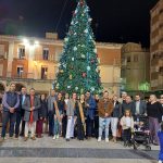 NULES DÓNA LA BENVINGUDA AL NADAL AMB L’ENCESA DE L’ARBRE I L’ENLLUMENAT DECORATIU