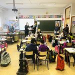 ALUMNES DEL MÒDUL DE COMERÇ EXPLIQUEN LA CAMPANYA ALS ESCOLARS DE SEGON I TERCER DE PRIMÀRIA