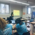 LES ALUMNES EN PRÀCTIQUES AL TALLER D'OCUPACIÓ IMPARTIXEN UNA SESSIÓ FORMATIVA SOBRE LA QUALITAT I PROXIMITAT EN EL PETIT COMERÇ