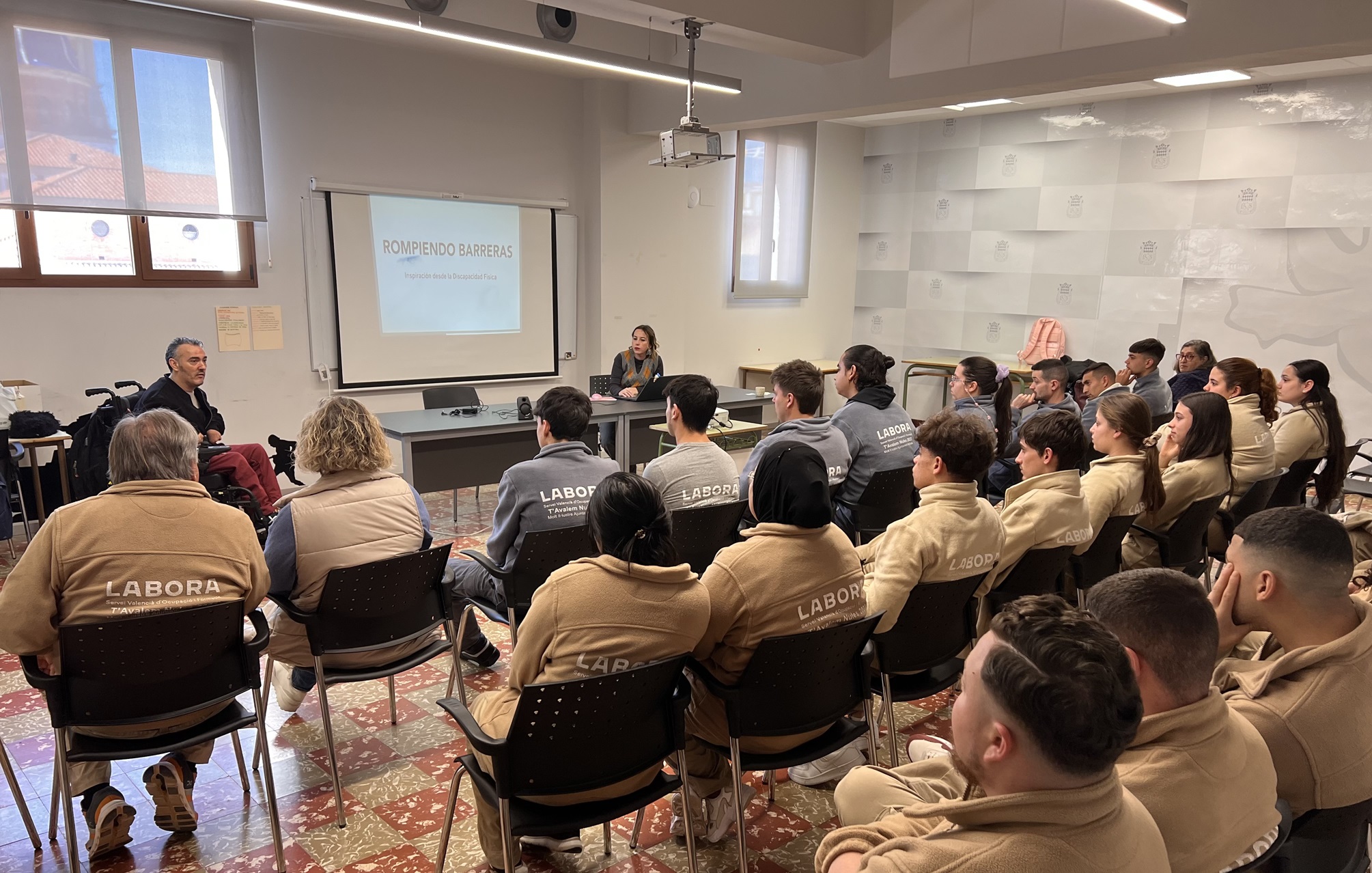 CHARLA JAVI MONFERRER