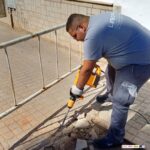 LOS ALUMNOS DE ALBAÑILERÍA MEJORAN LA ACCESIBILIDAD DE LOS PASOS DE CEBRA