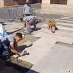 ELS ALUMNES D´OBRA COMENCEN L'ADAPTACIÓ DEL PAS DE VIANANTS DEL COL·LEGI CERVANTES