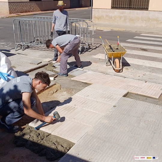 OK HACIENDO ACERA ACCESIBLE CP CERVANTES
