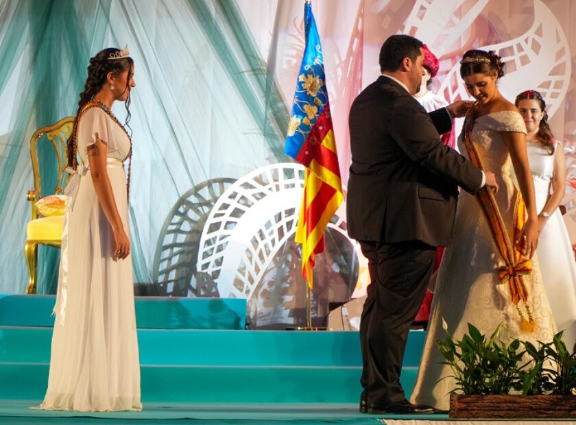 Laura_reina_fiestas