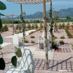 LOS ALUMNOS DE ALBAÑILERÍA DISEÑAN Y CONSTRUYEN MOBILIARIO URBANO SIMULANDO UNA ZONA DE PIC NIC Y RELAX