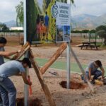 LOS ALUMNOS DE ALBAÑILERÍA APRENDEN SISTEMAS DE ANCLAJE EN MOBILIARIO URBANO