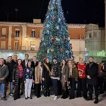 NULES DÓNA LA BENVINGUDA AL NADAL AMB L’ENCESA DE L’ARBRE I L’ENLLUMENAT DECORATIU