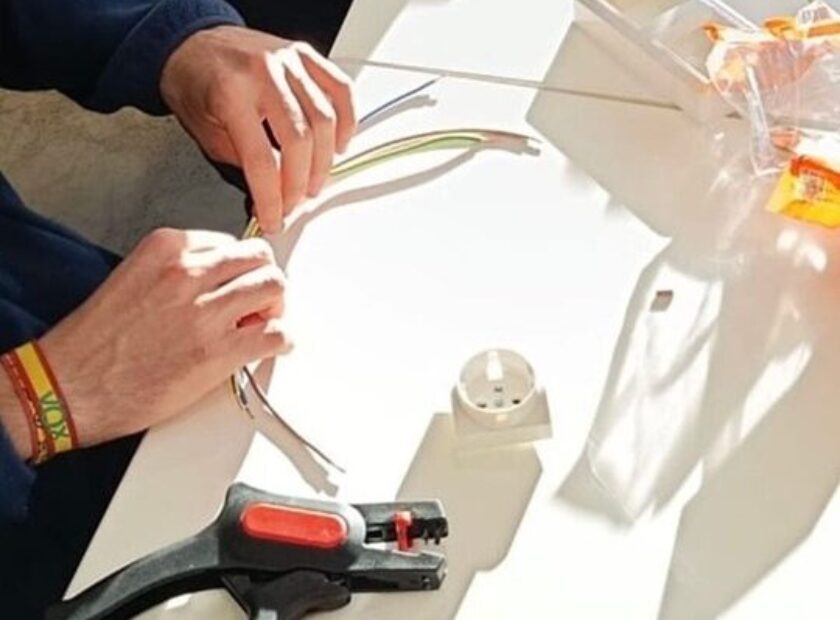 FOTO PRÁCTICA ELECTRICIDAD