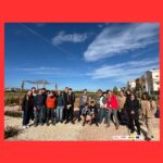 ELS ALUMNES DE L'IES GILABERT DE CENTELLES VISITEN EL LABERINT VEGETAL ECOLÒGIC